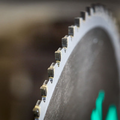 Lame spéciale pour la découpe de l'aluminium TCT 210mm Evolution 60 dents alésage 25.4mm pour scie circulaire