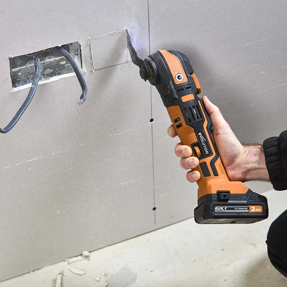 Outil multifonctions sans fil Evolution R18MLT-Li avec batterie 2Ah et chargeur