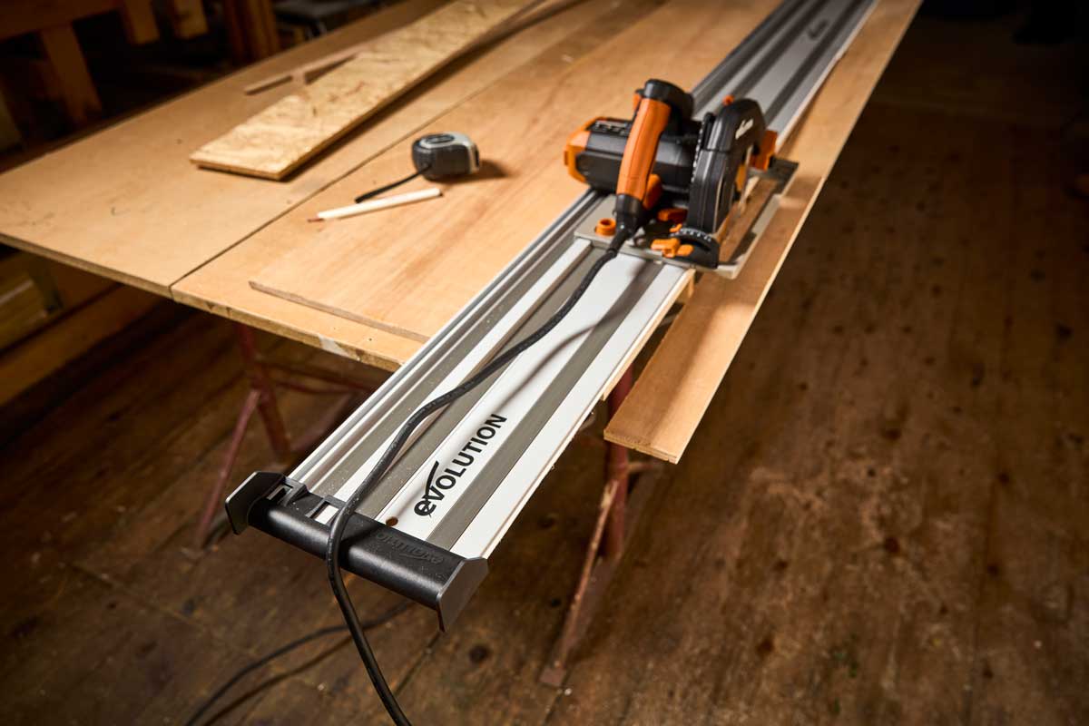 Pack Evolution : Guide de coupe universel 2,8m Evolution ST2800-G2 pour scie circulaire avec accessoires